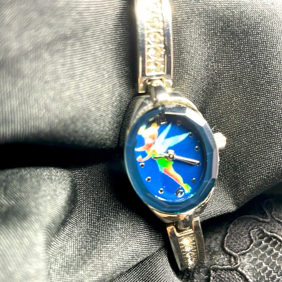 Tinker Bell Walt Disney Women’s Rhinestone Wristwatch. - Picture 6 of 10